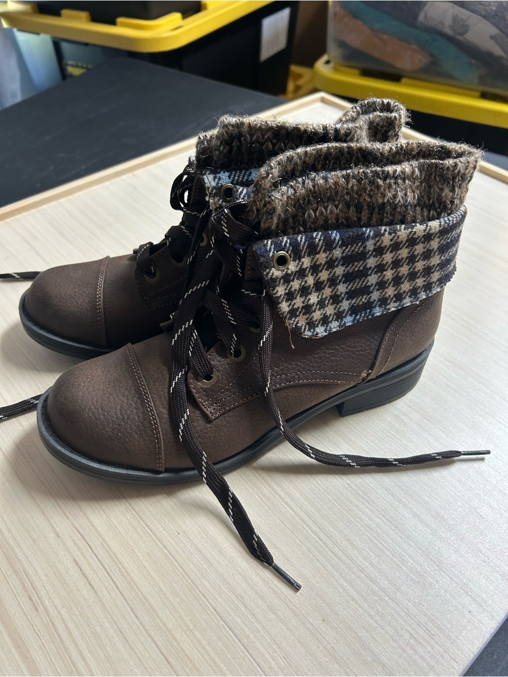 Women’s Brown Fold-Over Lace-Up Ankle Boots Natural Reflections